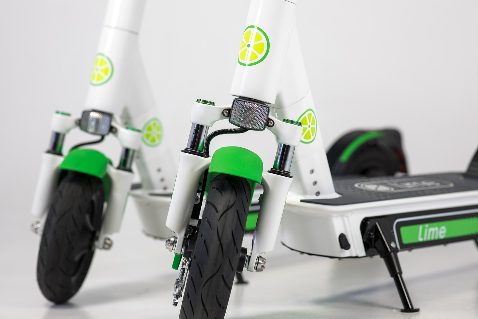 Lime scooter V3 adds 2.8” colour display, bigger wheels and better
